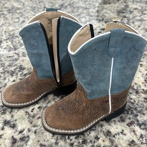 Kids Cody James boots - great condition - size 8 (little kids)